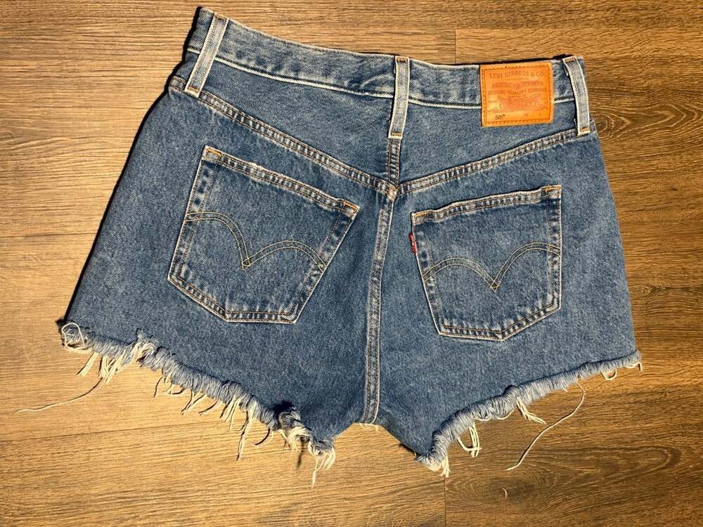 Levi’s Premium 501 High Rise Distressed Cutoff Denim Jean Shorts Frayed Size 29